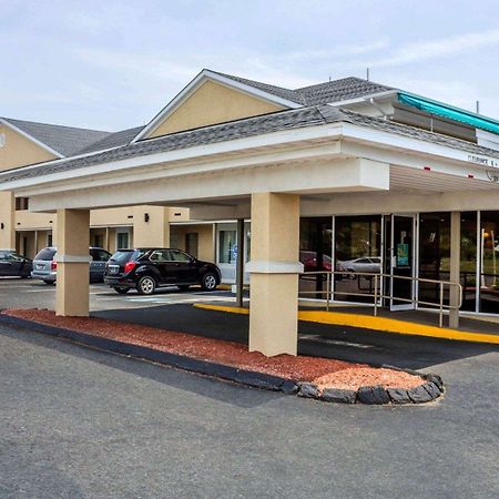 Quality Inn Waterbury Exteriör bild