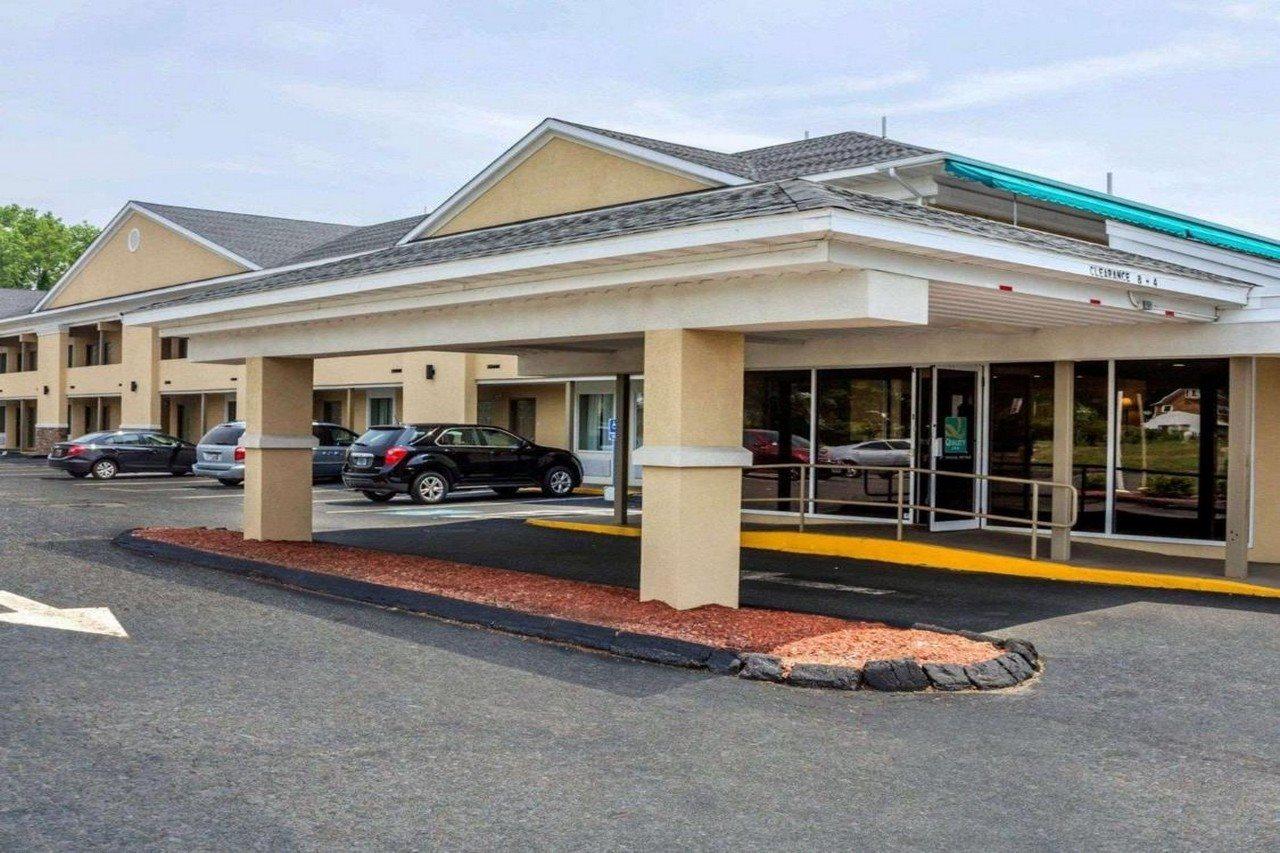 Quality Inn Waterbury Exteriör bild