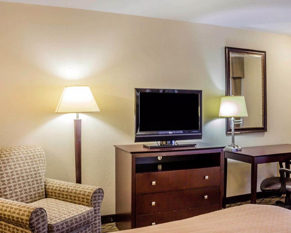 Quality Inn Waterbury Exteriör bild