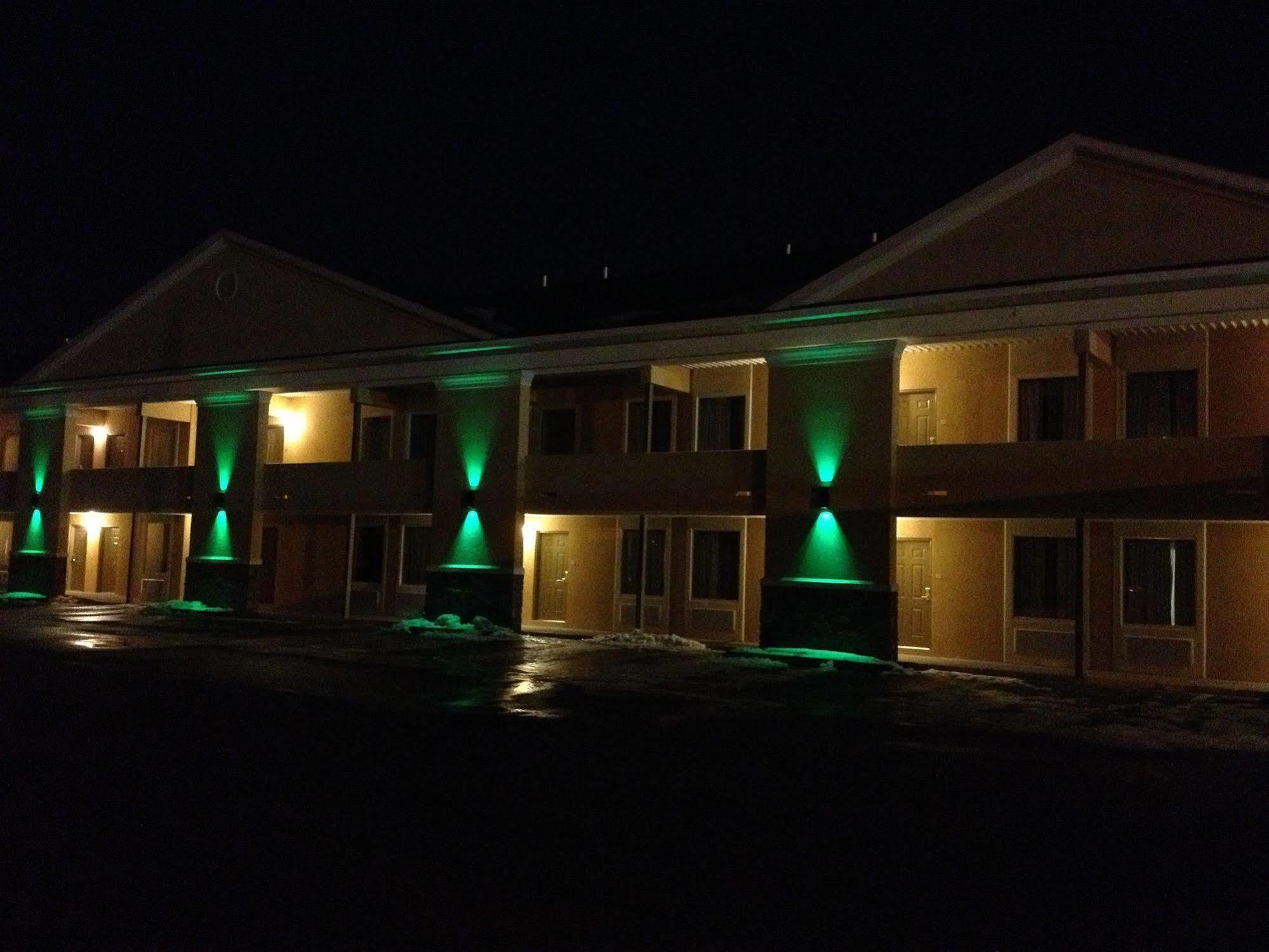 Quality Inn Waterbury Exteriör bild